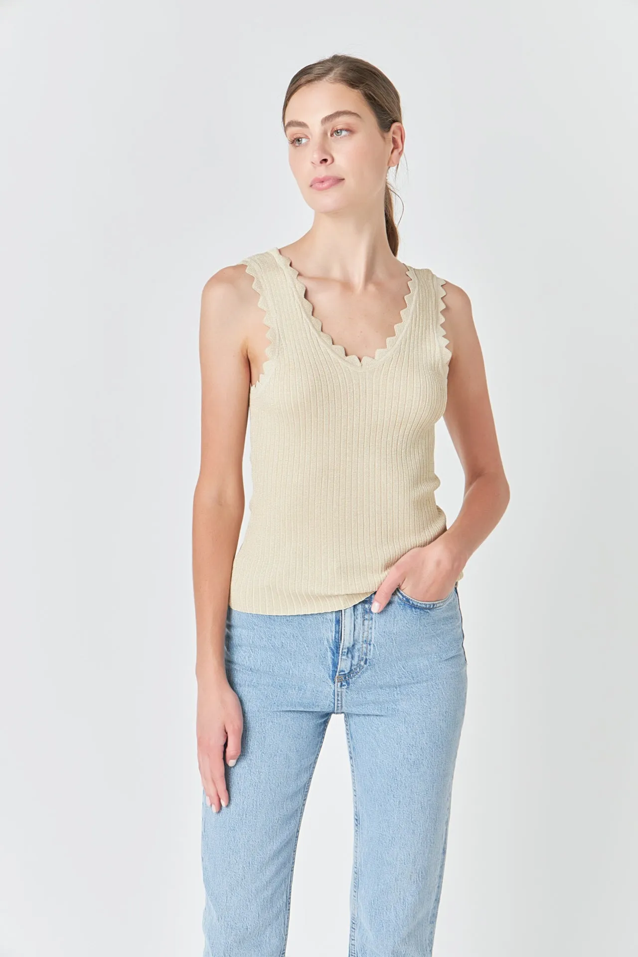 Scallop Detail Sleeveless Top